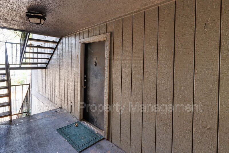 Birmingham House: 401 Skyview Dr