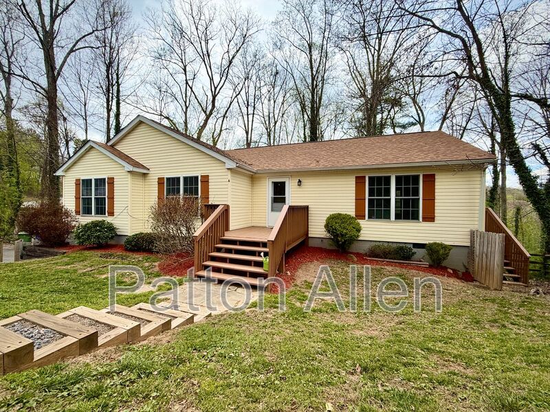 Asheville House: 6 Providence Rd