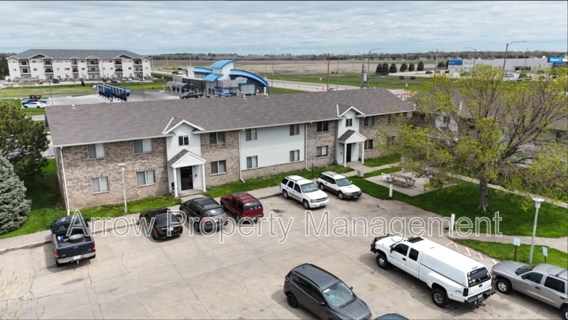 Columbus House: 2481 E 5