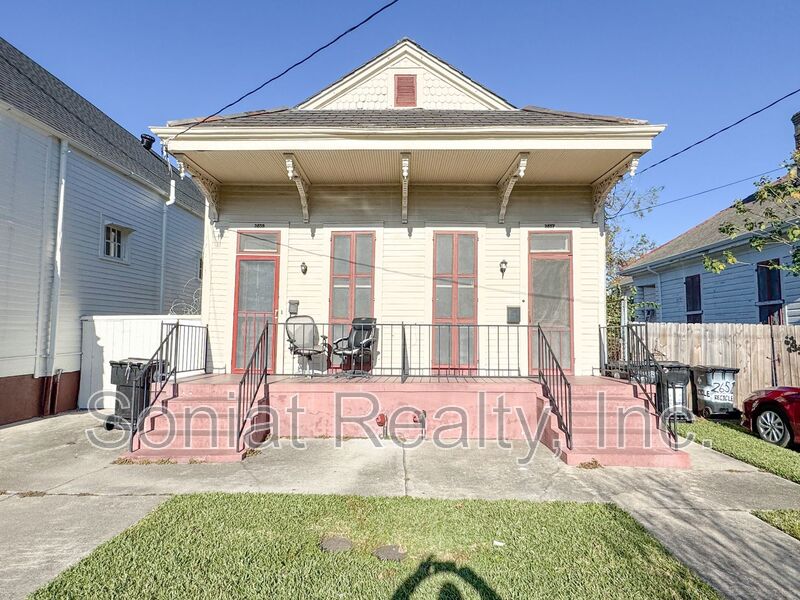 New Orleans Condo: 2657 Ursuline Avenue