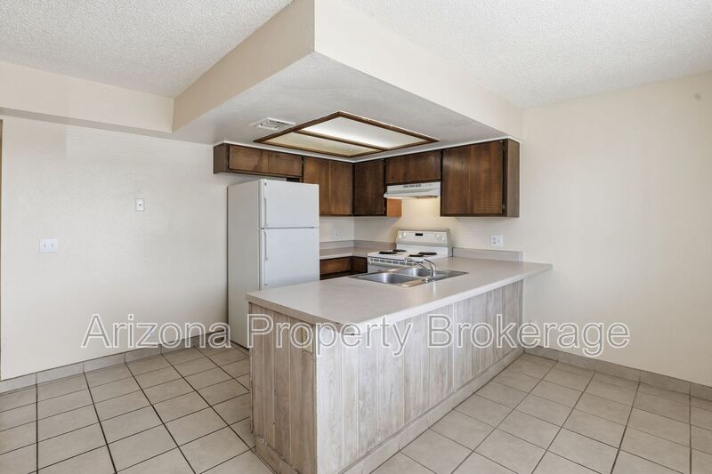 Phoenix House: 21632 N 23rd Ave