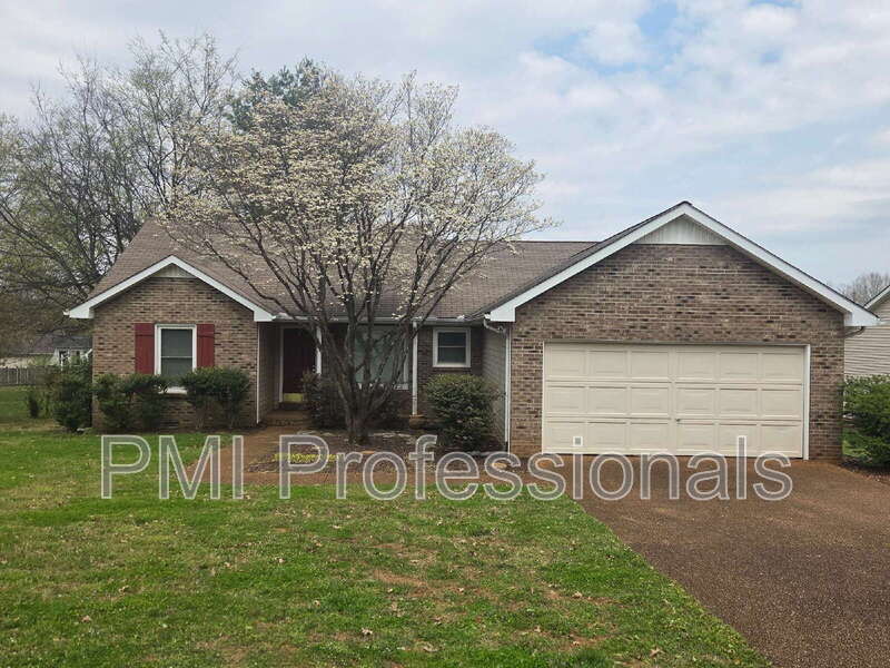 Murfreesboro House: 2426 Bennington Dr