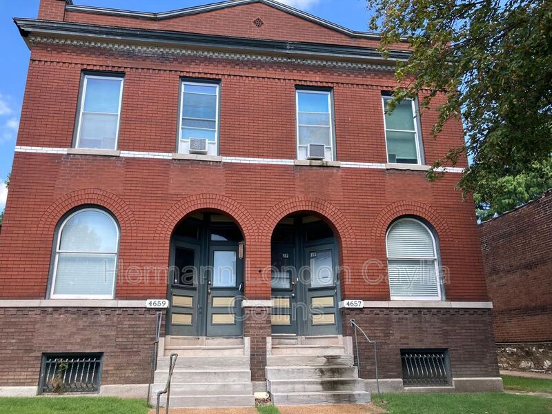 Saint Louis House: 4657-4659 Idaho Ave