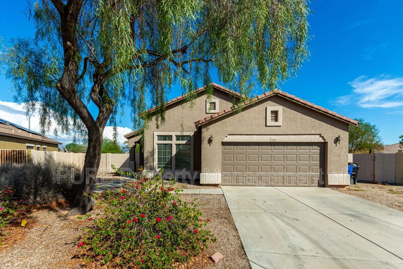 Mesa House: 2265 S Del Rancho