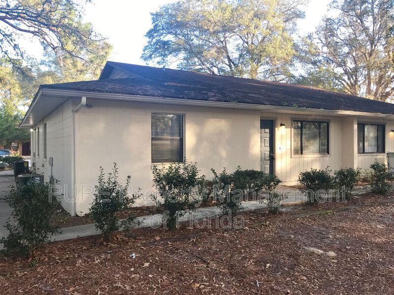 Ocala House: 3800 NE 41 Street