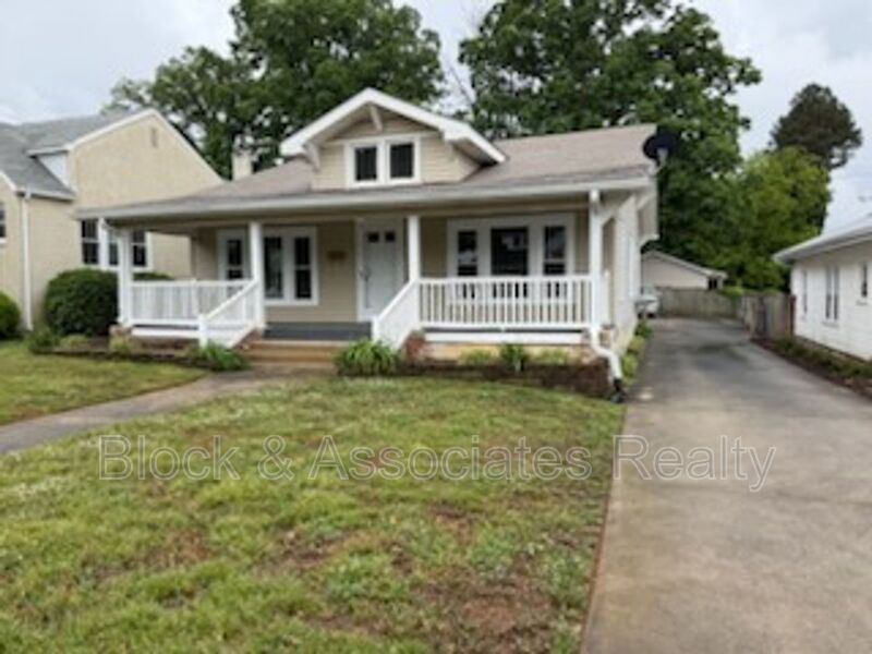 Asheboro House: 1007 Sunset Ave