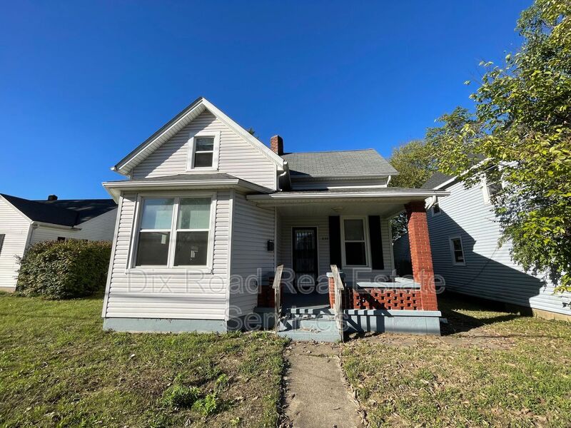 Hamilton House: 830 St. Clair Avenue