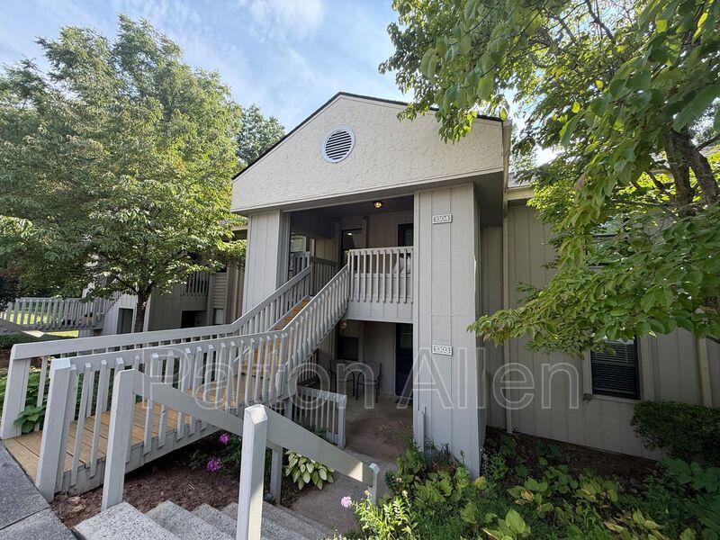 Asheville Condo: 1304 Abbey Cir