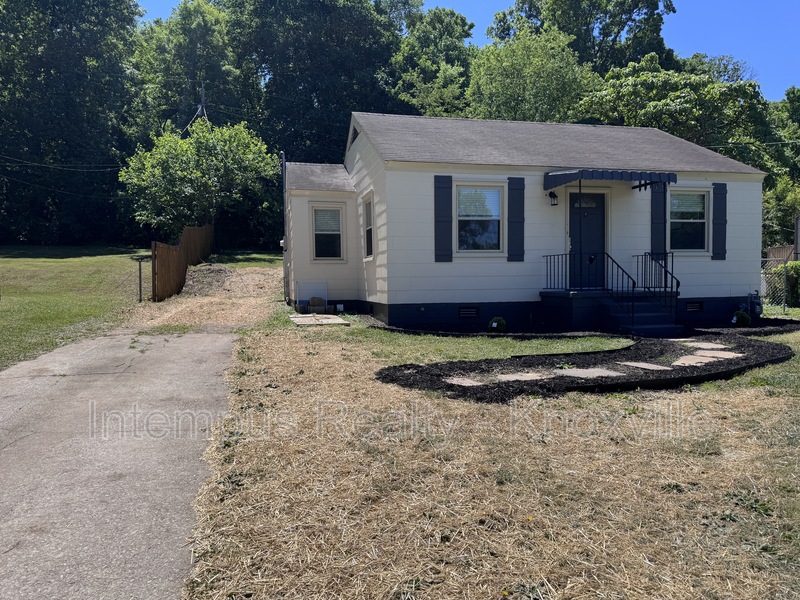 Knoxville House: 3222 Selma Ave