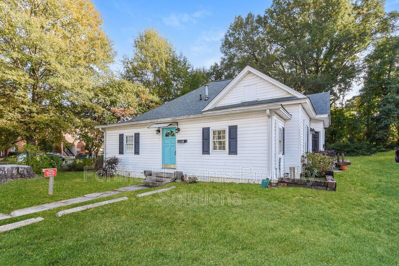 Greensboro Apartment: 2003 Spring Garden St,