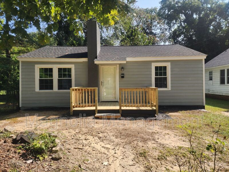 Henderson House: 216 Zollicoffer Ave.