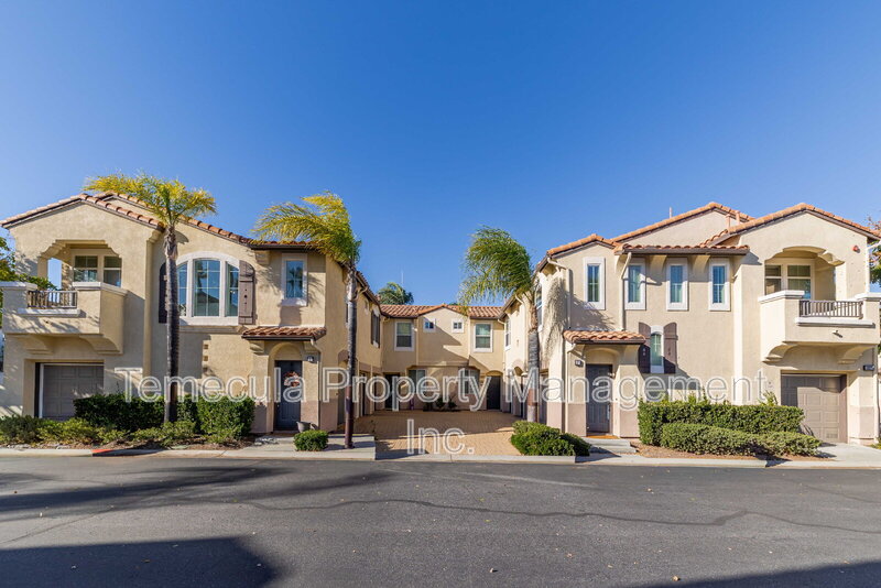 Murrieta House: 39271 Flamingo Bay