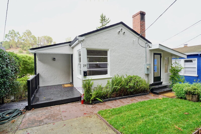 San Rafael House: 19 Sentinel Ct