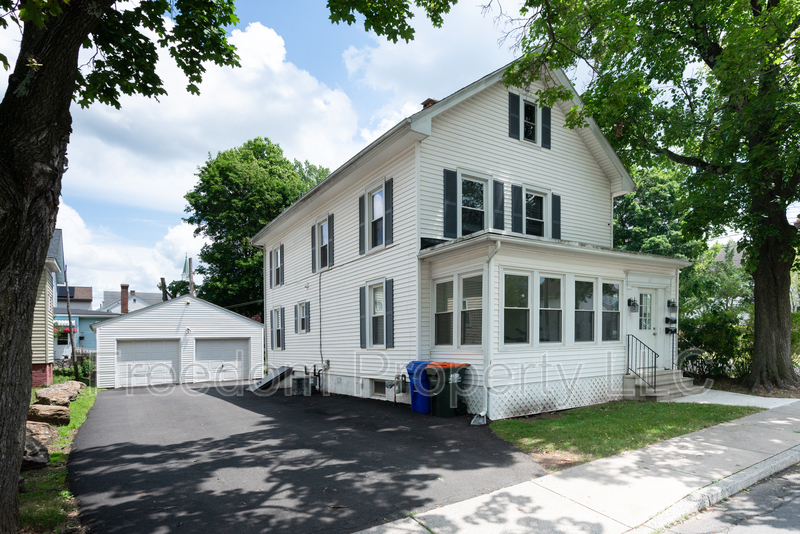 Southington Condo: 57 Germania St Southington