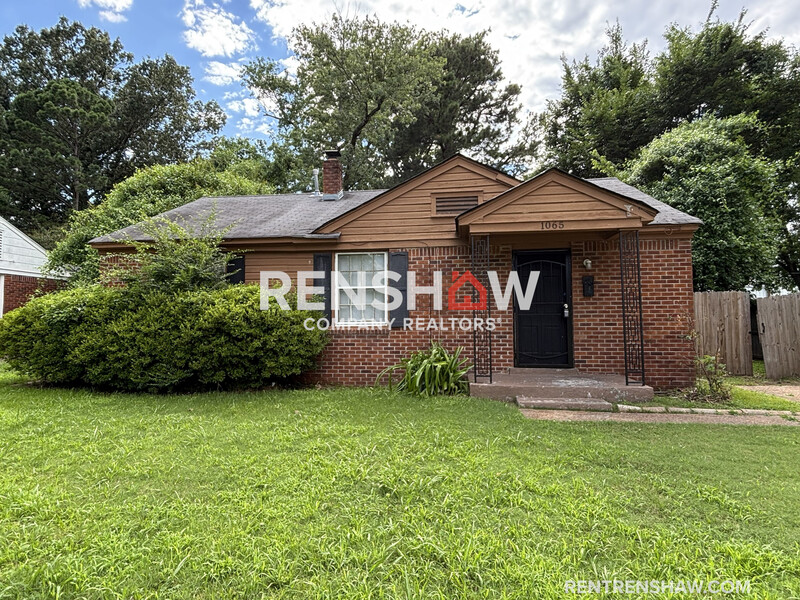 Memphis House: 1065 Larry Ln