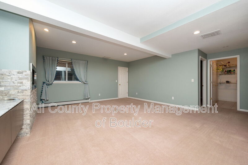 Main Rental Photo 16