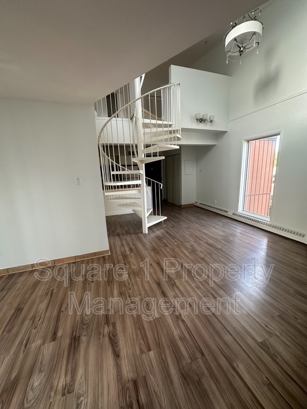 Edmonton Condo: 11618 100 Ave