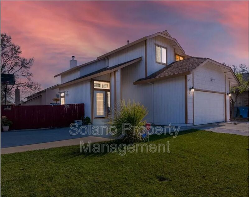 Vacaville House: 398 Aaron Circle