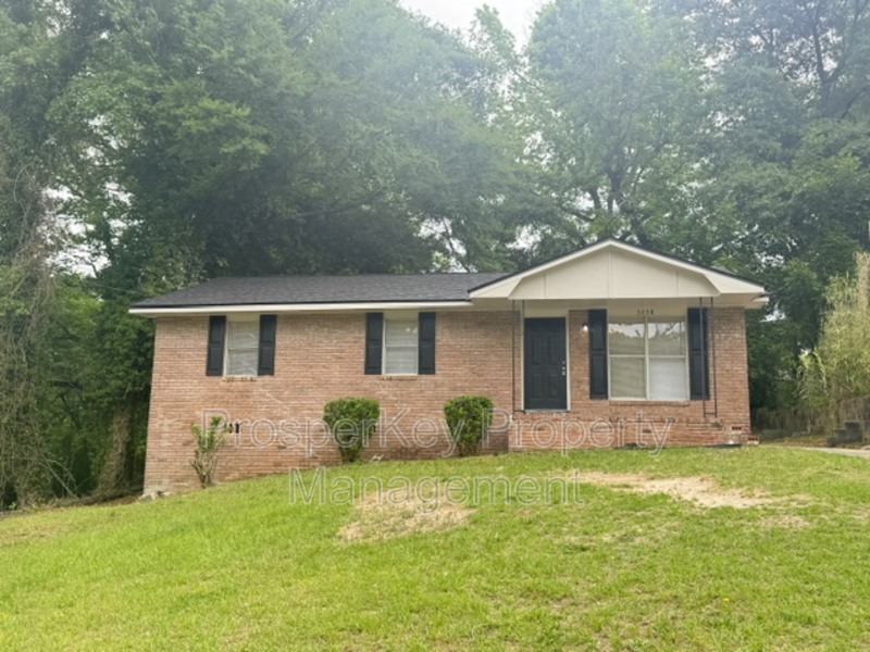 Columbus House: 5038 Wellborn Dr
