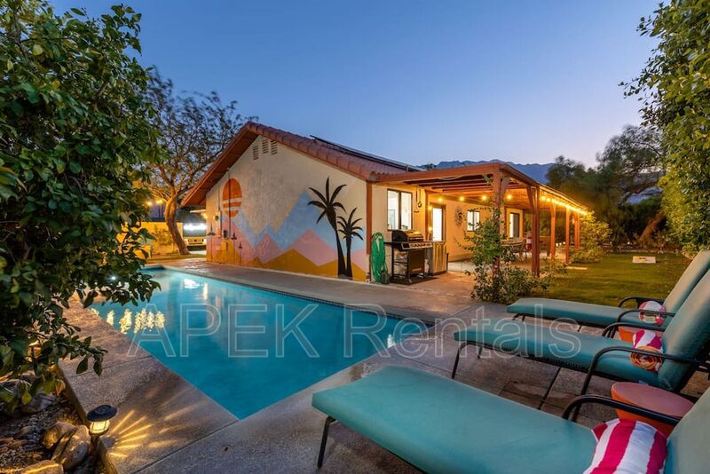 Palm Springs House: 2184 E Powell Rd