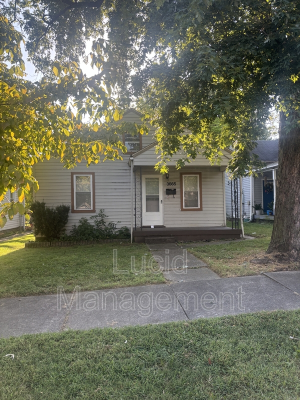 Louisville House: 3665 Parthenia Avenue