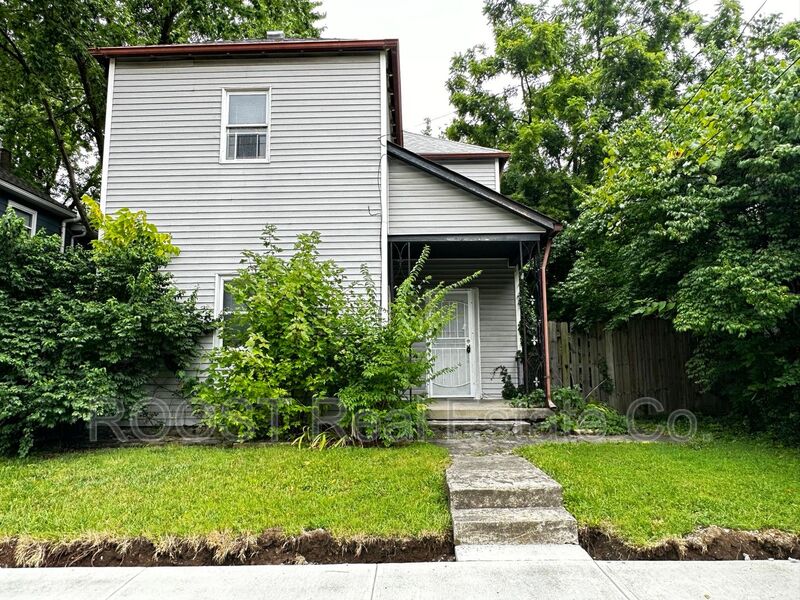 Request a Viewing for 2324 Ridgeway Avenue Tenant Turner