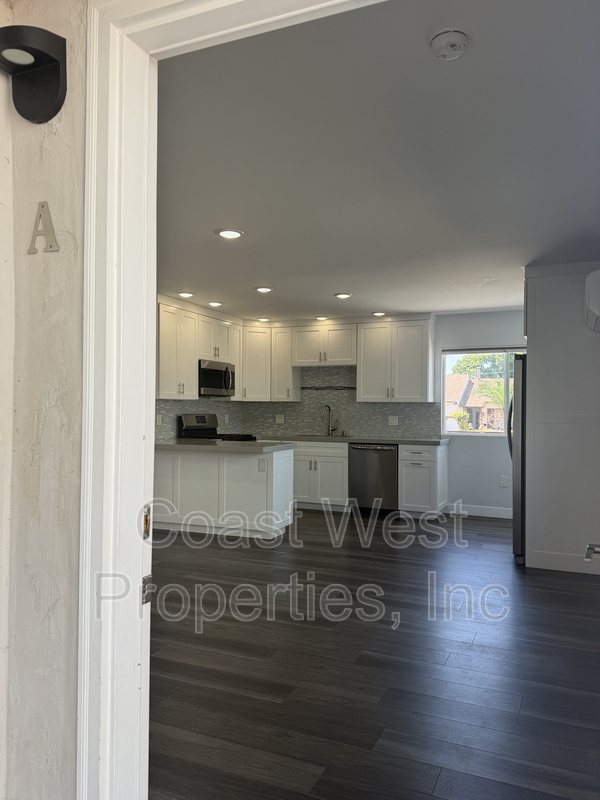 San Diego Condo: 2030 Diamond Street - A