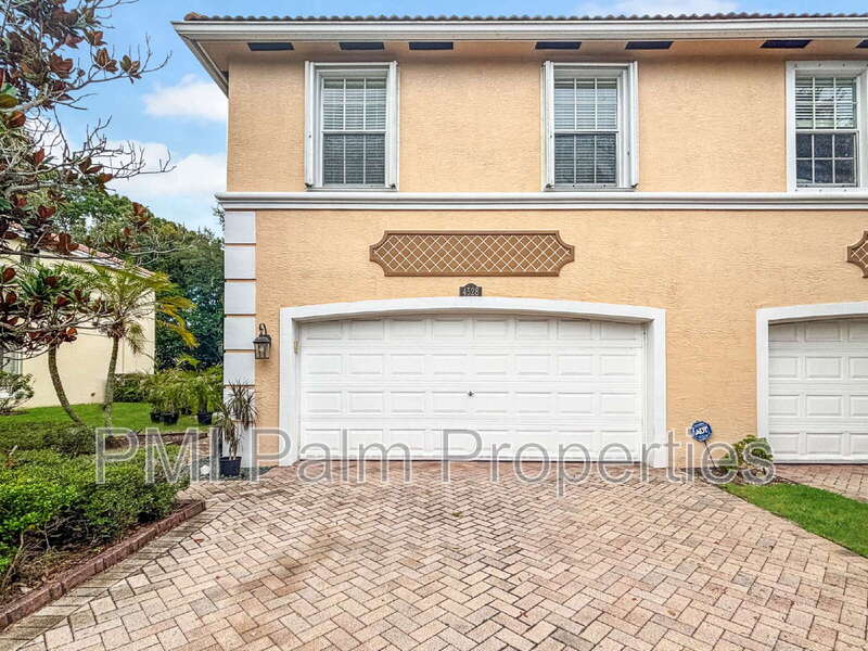 West Palm Beach House: 4528 Thornwood Circle