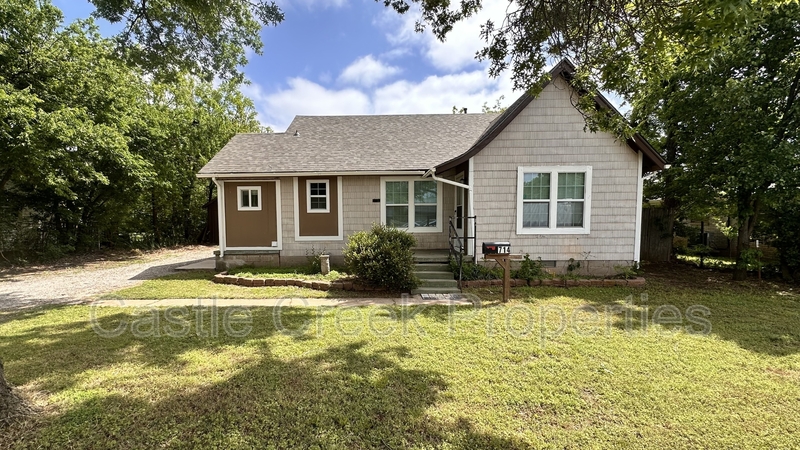 Edmond House: 714 West Hurd Street