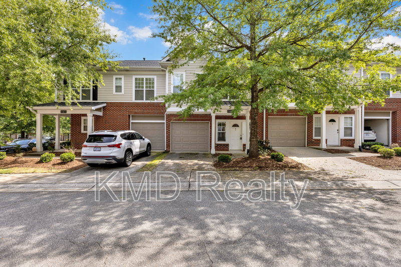 Charlotte Townhome: 15407 St Christopher Court
