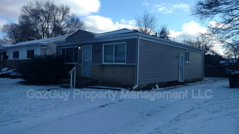 Detroit House: 22649 Frisbee