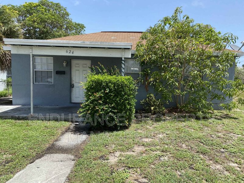 Riviera Beach House: 624 W 2nd Street