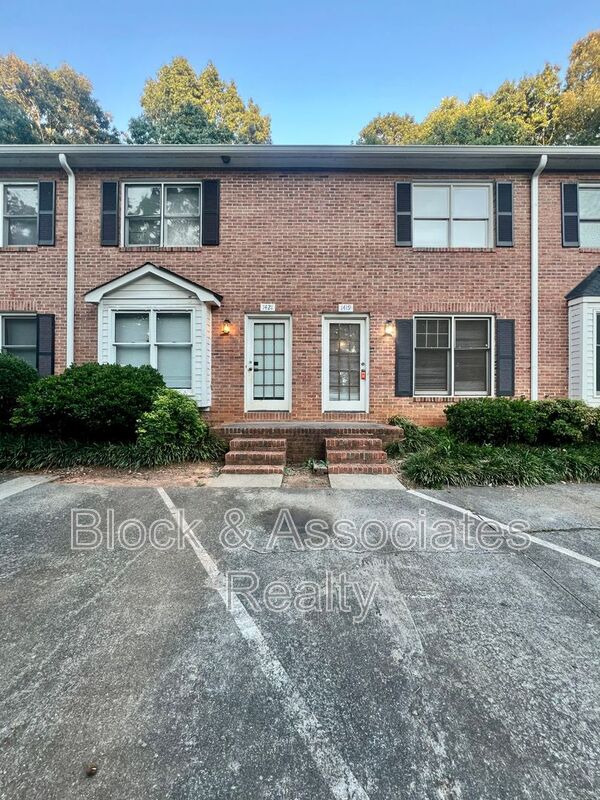Clemmons House: 1419 King Charles Drive