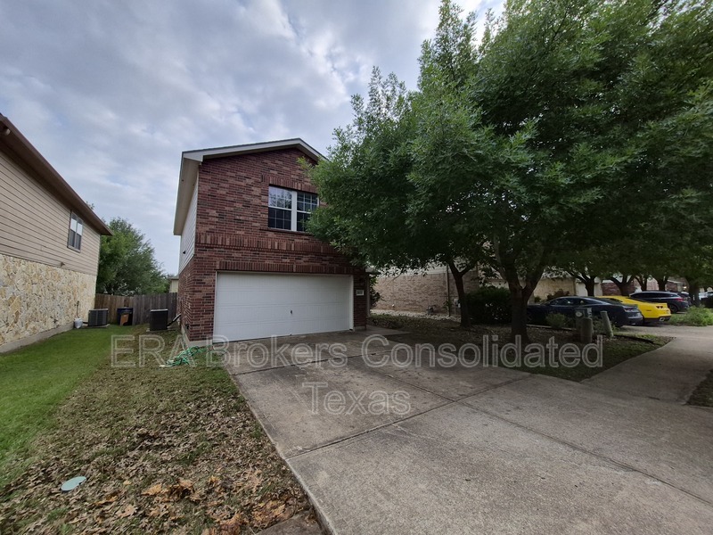 Austin House: 5825 Silver Screen Dr