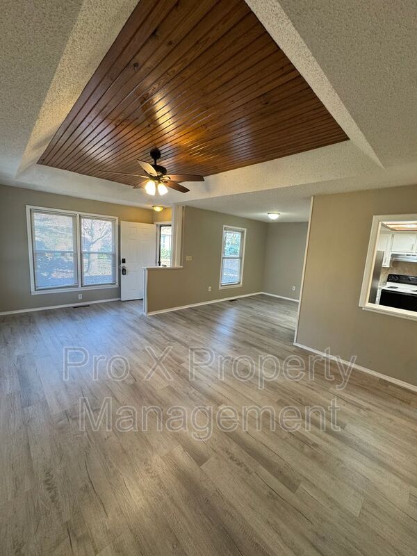 Springfield Townhome: 459 W Grand