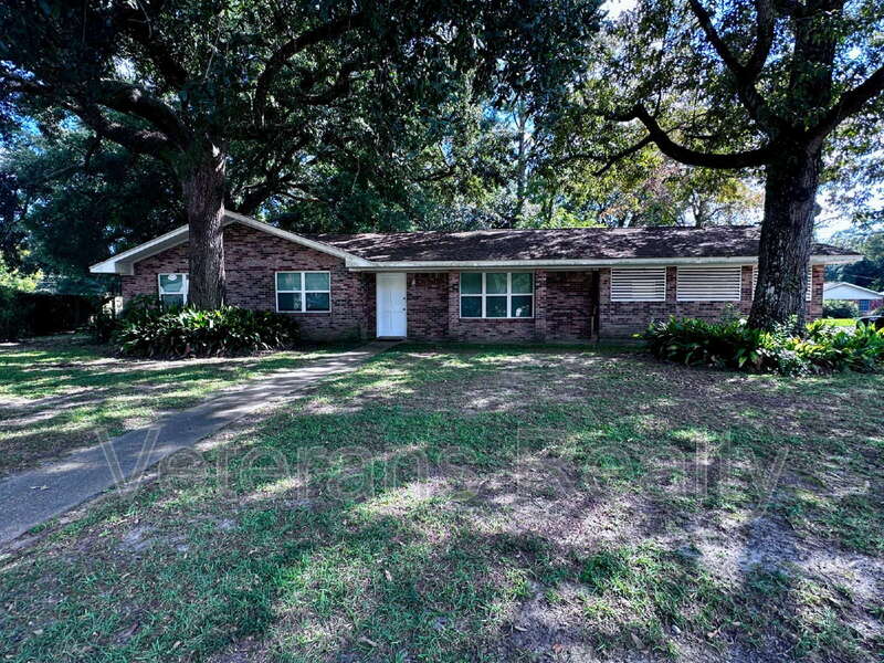 Biloxi House: 784 Holly Hills Drive
