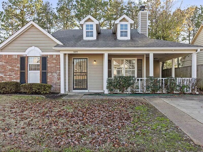 Memphis House: 5877 Hickory Cmns