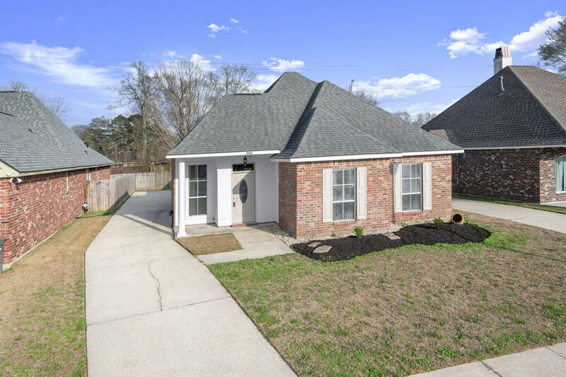 Baton Rouge House: 2201 Hunters Trail Drive