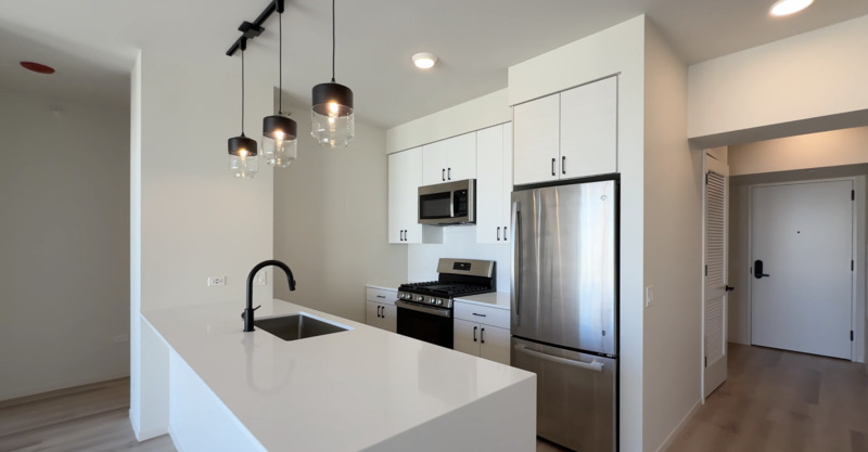 Chicago Condo: 66 E Wacker Pl