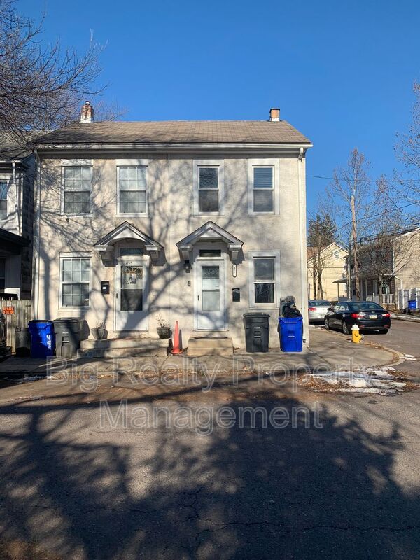 Pottstown House: 457 Walnut St