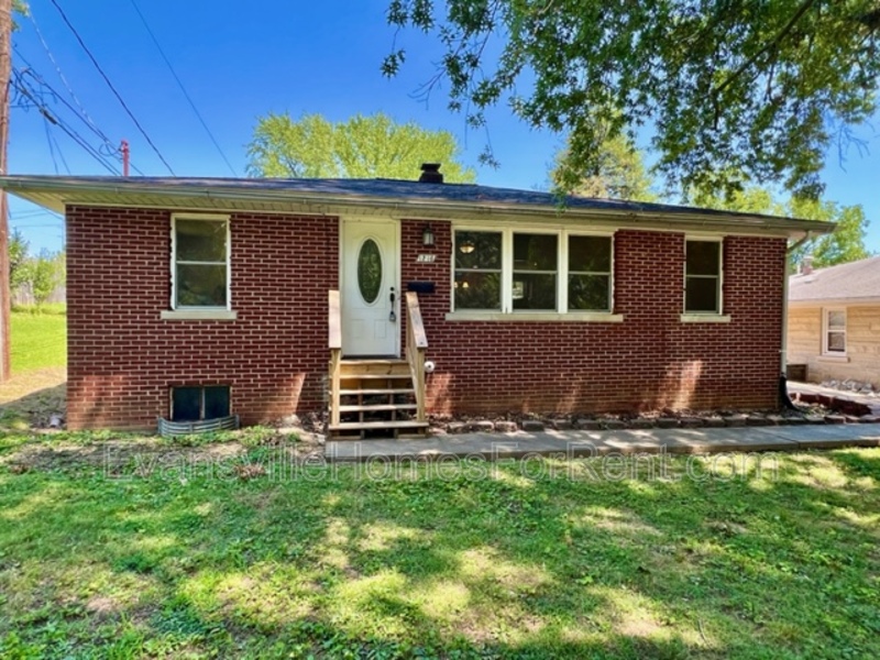 Evansville House: 1216 Hathaway Avenue