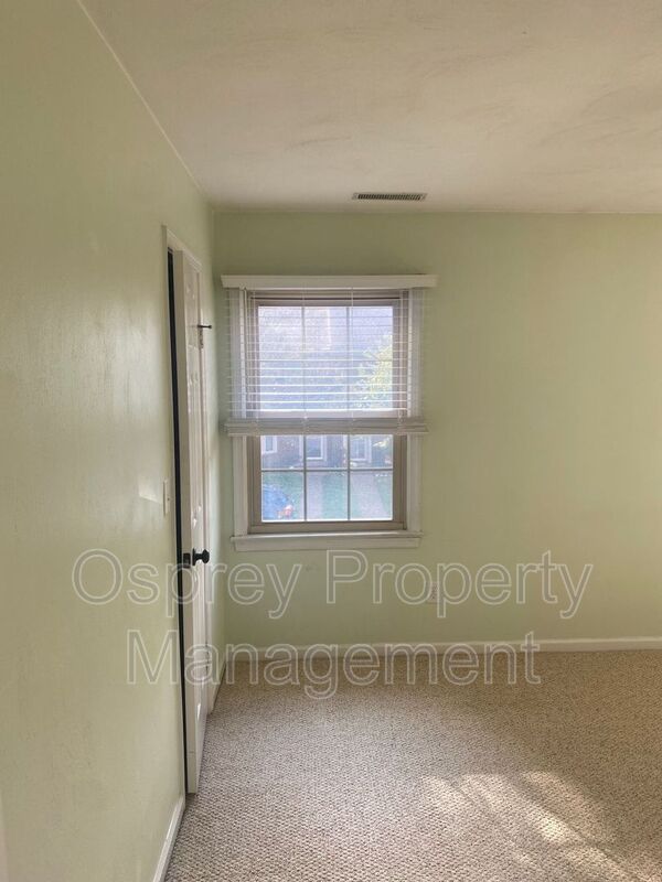 Town House with detached garage and fenced patio!!! - Photo 25