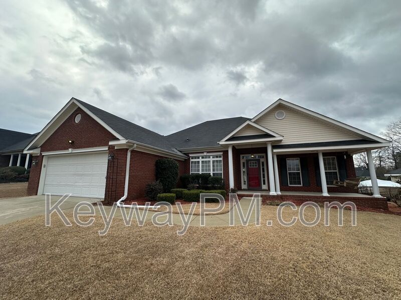 North Augusta House: 435 Saint Julian Pl