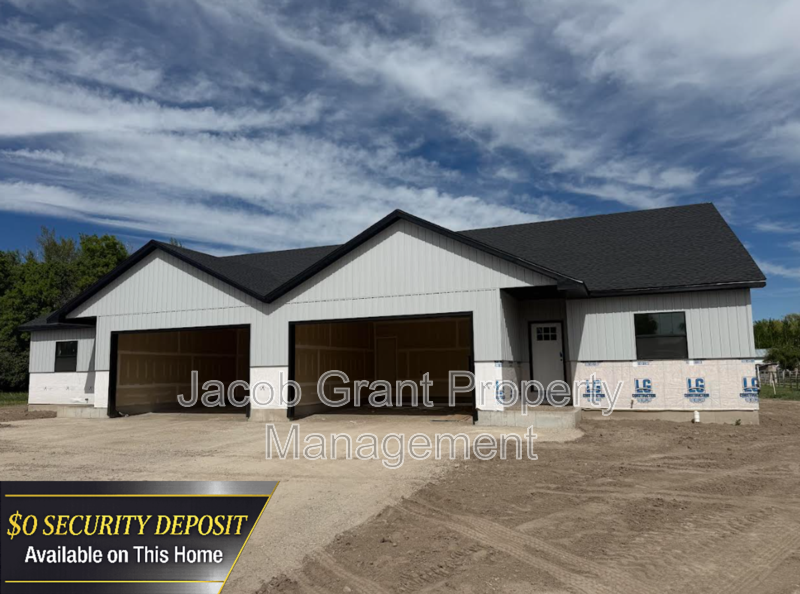 Menan House: 654 N 3511 E