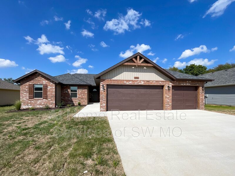 Rogersville House: 353 Rabbit Run
