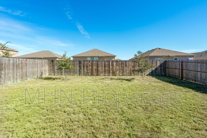 This property is both FOR SALE and FOR RENT! Beautifully Updated 3 bed/2 Bath Rausch Coleman home located in Elmendorf, 20 minutes from Downtown SA! - Photo 50