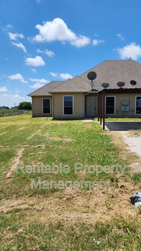 Weatherford House: 110 Collett Ct