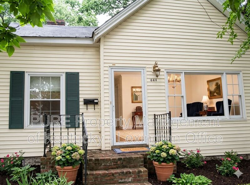 Lexington House: 444 N Broadway