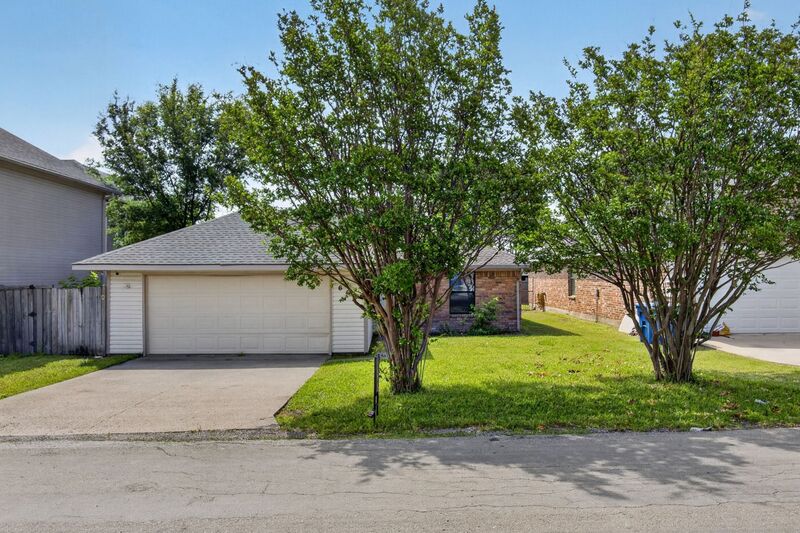 Rockwall House: 609 Trout St