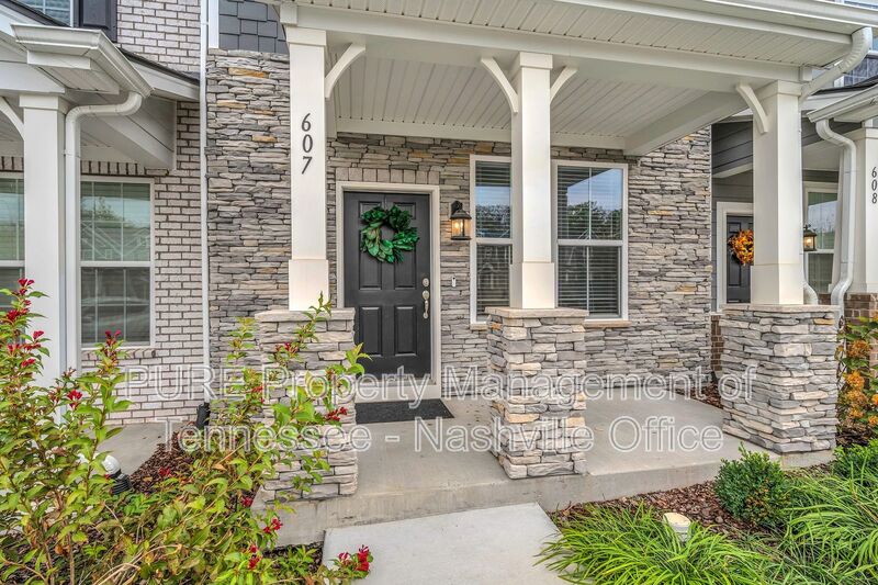 Nashville Townhome: 615 Old Hickory Blvd